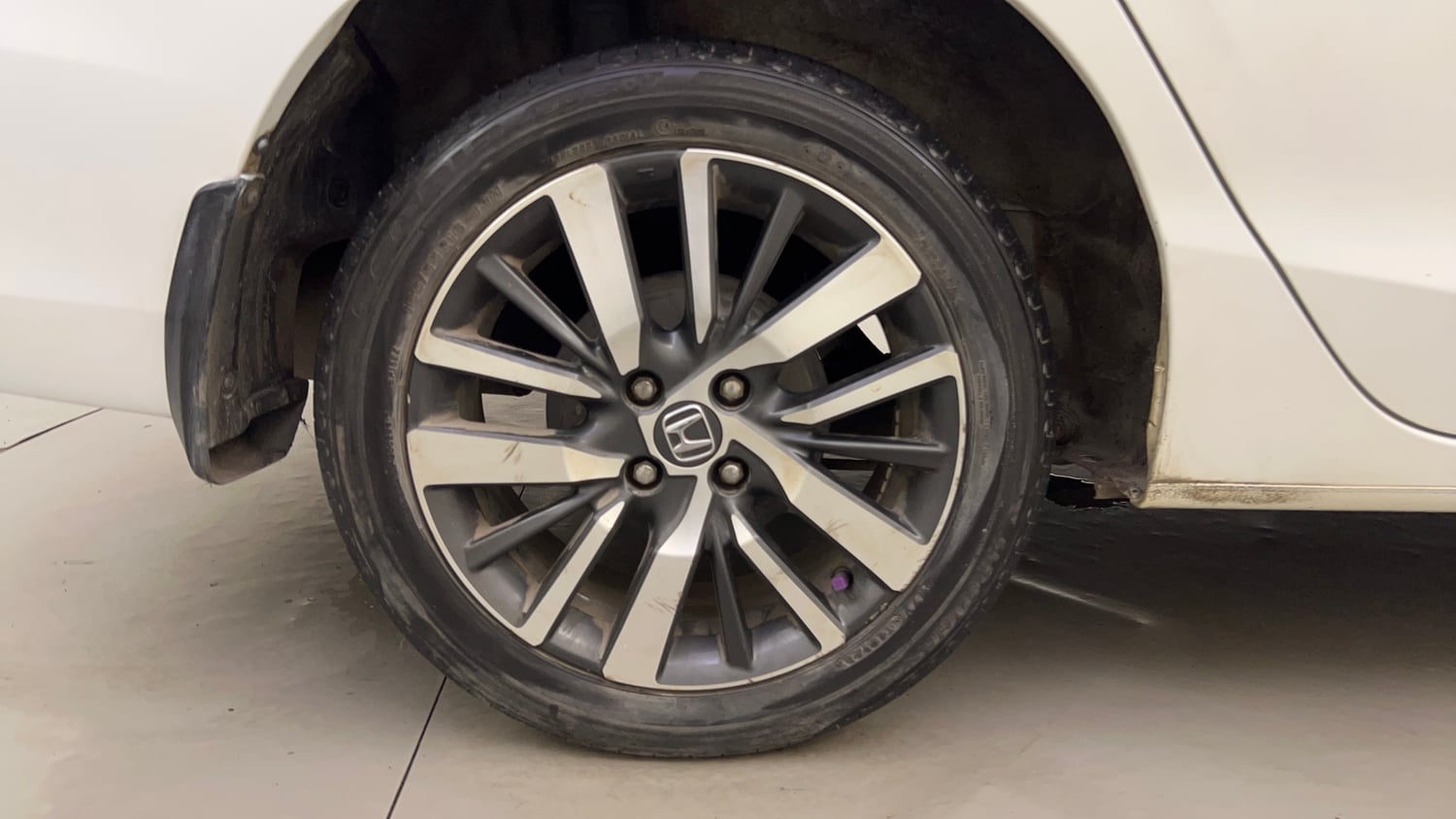 Used 2021 Honda City ZX CVT Petrol Petrol Automatic tyres RIGHT REAR TYRE RIM VIEW