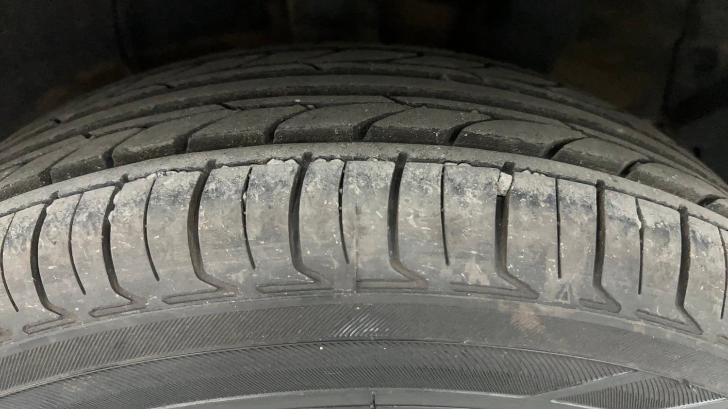 Used 2021 Hyundai Grand i10 Nios Sportz AMT 1.2 Kappa VTVT Petrol Automatic tyres LEFT REAR TYRE TREAD VIEW