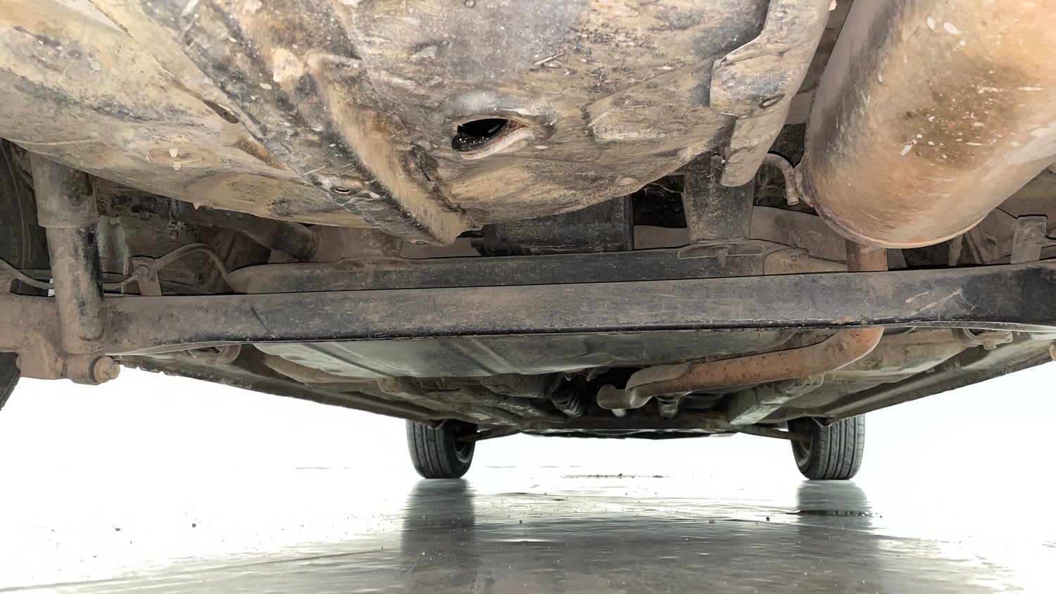 Used 2013 Hyundai i20 Magna (O) 1.2 Petrol Manual extra REAR UNDERBODY VIEW (TAKEN FROM REAR)