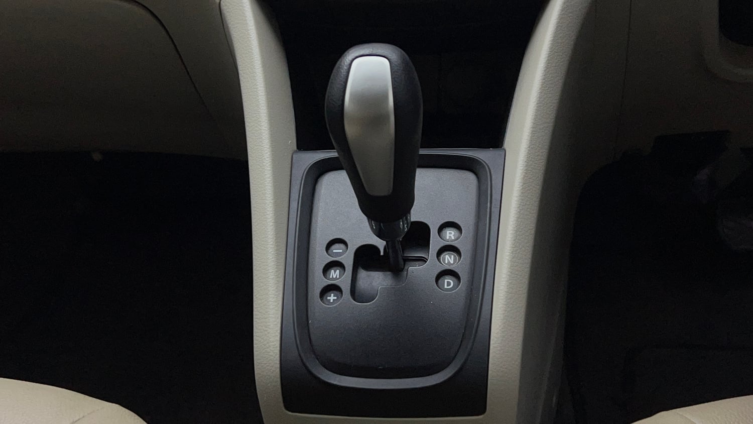 Used 2018 Maruti Suzuki Celerio ZXi (O) AMT Petrol Automatic interior GEAR  KNOB VIEW