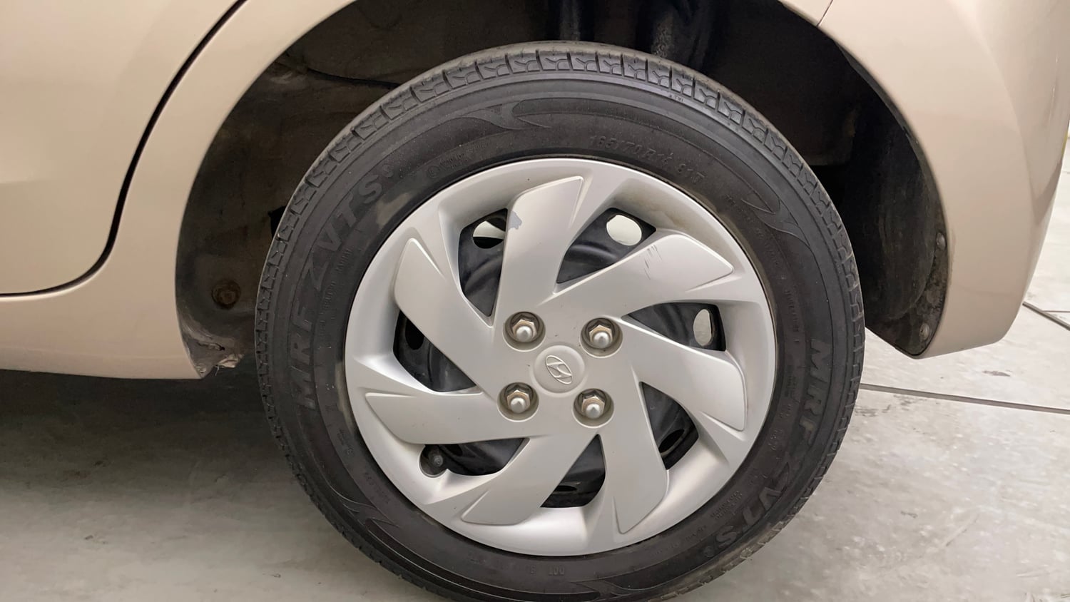 Used 2022 Hyundai Santro Sportz Petrol Manual tyres LEFT REAR TYRE RIM VIEW