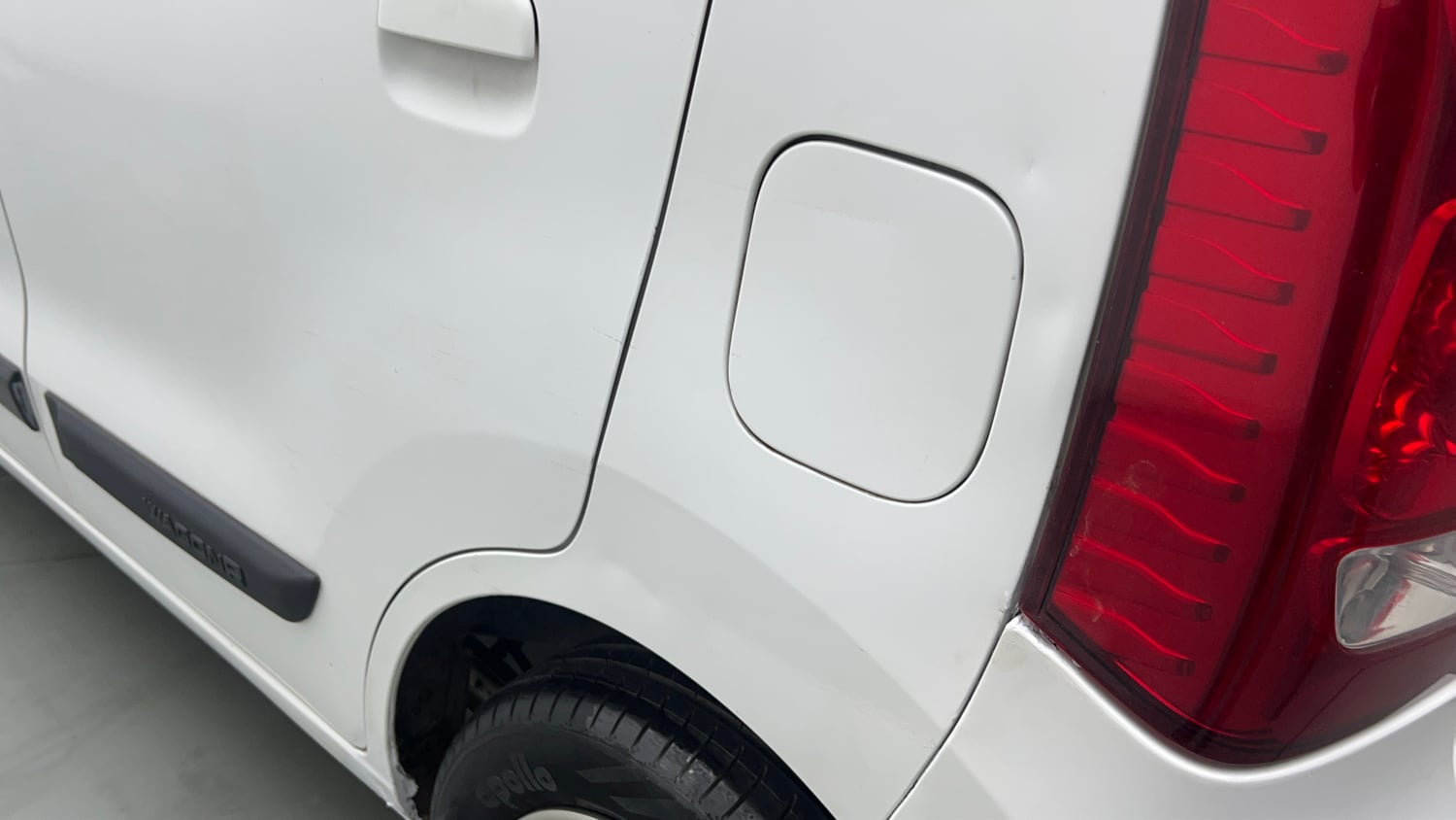 Used 2015 Maruti Suzuki Wagon R VXI Petrol Manual dents MINOR SCRATCH