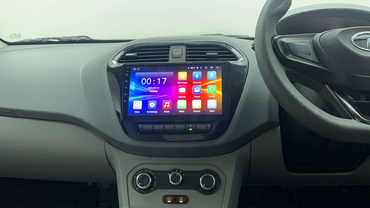 Used 2024 Tata Tigor XM iCNG Cng Manual top_features Integrated (in-dash) music system