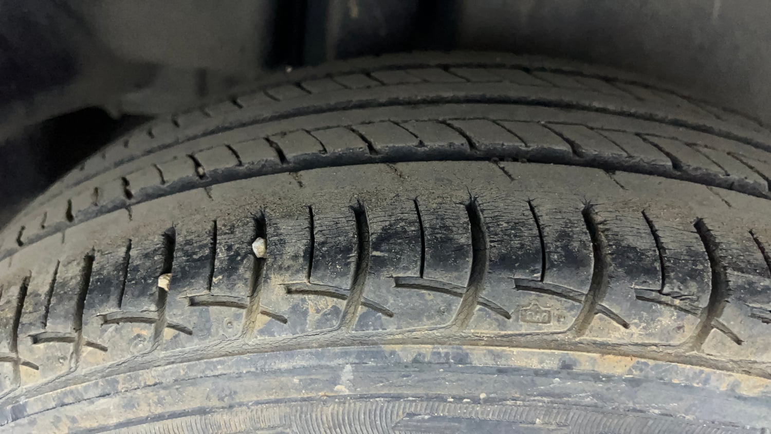 Used 2018 Maruti Suzuki Ciaz Zeta Hybrid 1.5 AT Petrol Automatic tyres RIGHT REAR TYRE TREAD VIEW