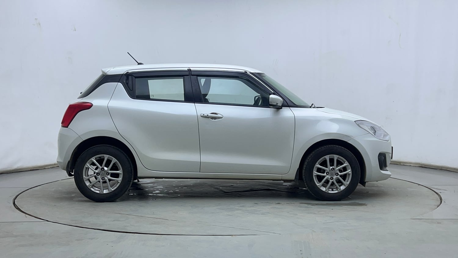 Used 2020 Maruti Suzuki Swift ZXi AMT Petrol Automatic exterior RIGHT SIDE VIEW