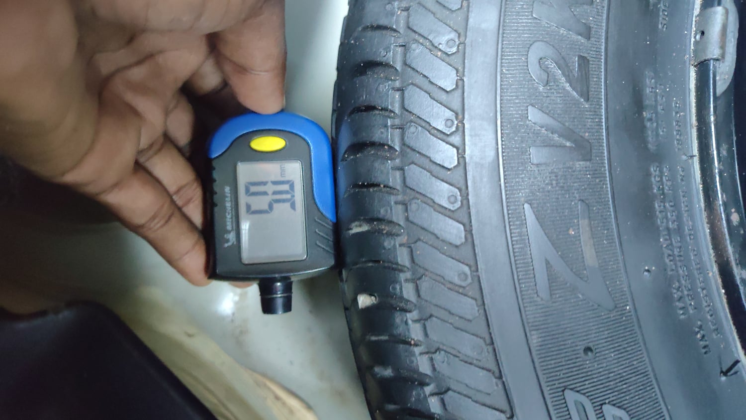 Used 2014 Maruti Suzuki Swift Dzire VXI Petrol Manual tyres SPARE TYRE VIEW