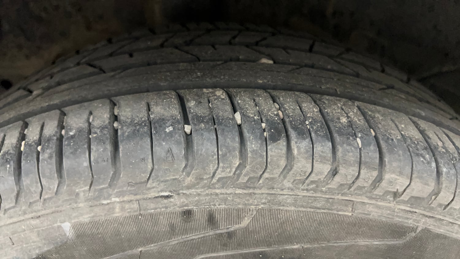 Used 2025 Hyundai New i20 Asta (O) 1.2 IVT Petrol Automatic tyres RIGHT REAR TYRE TREAD VIEW