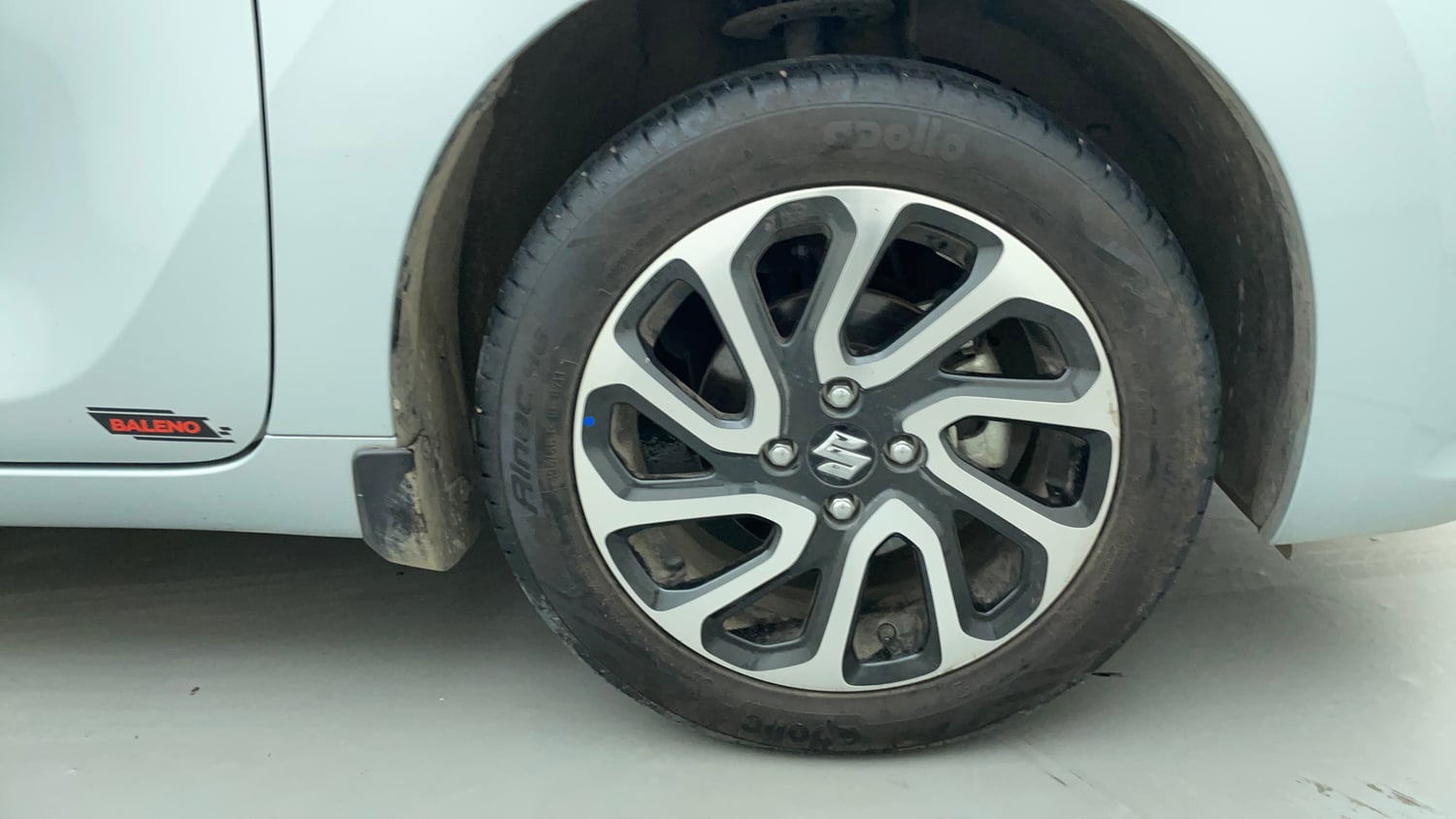 Used 2023 Maruti Suzuki Baleno Alpha AGS Petrol Automatic tyres RIGHT FRONT TYRE RIM VIEW