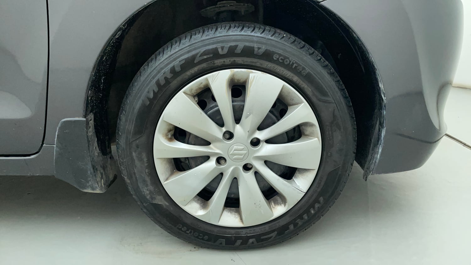 Used 2017 Maruti Suzuki Baleno Delta 1.3 Diesel Manual tyres RIGHT FRONT TYRE RIM VIEW