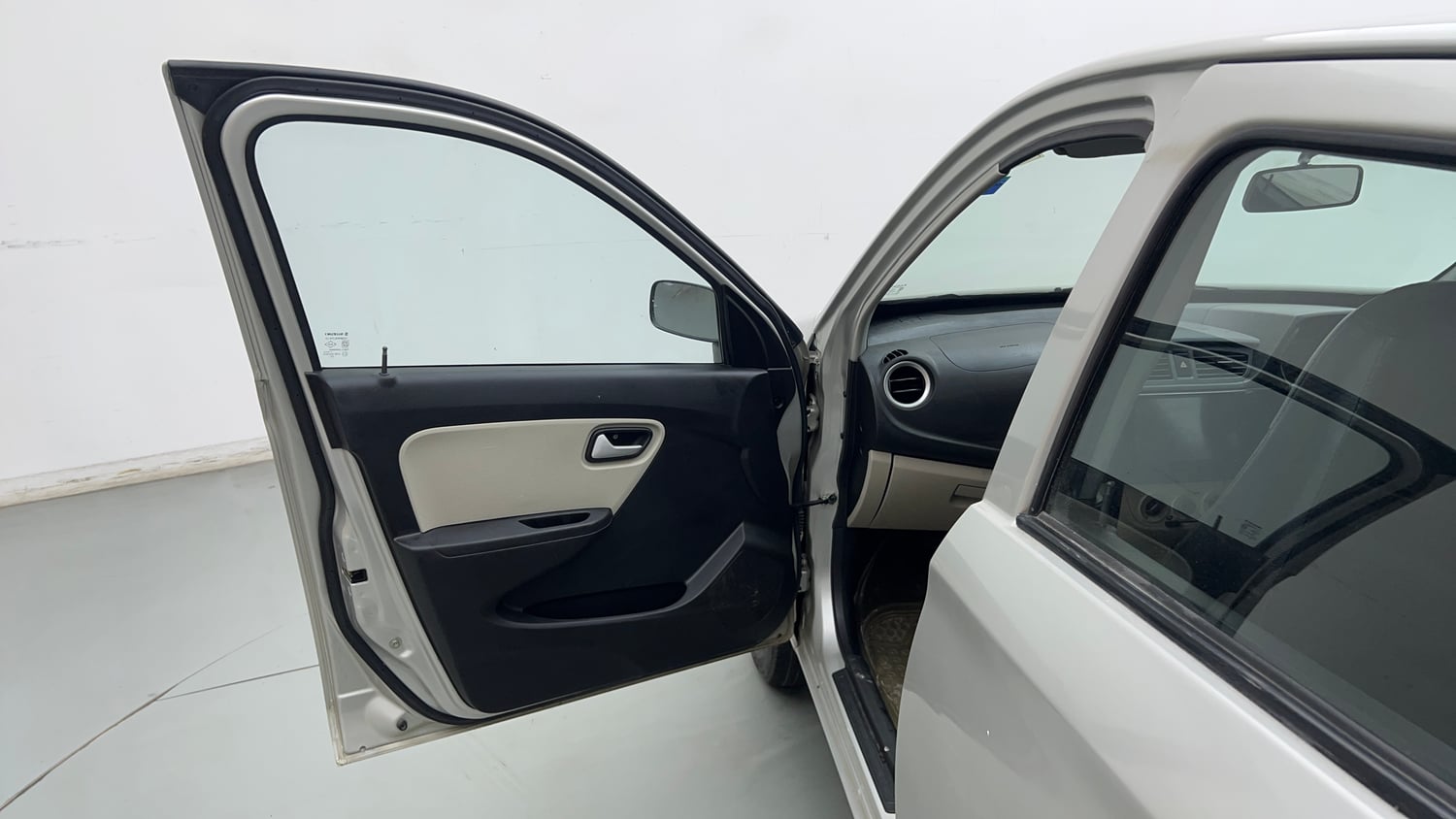 Used 2023 Maruti Suzuki Alto 800 LXi (O) CNG Cng Manual interior LEFT FRONT DOOR OPEN VIEW