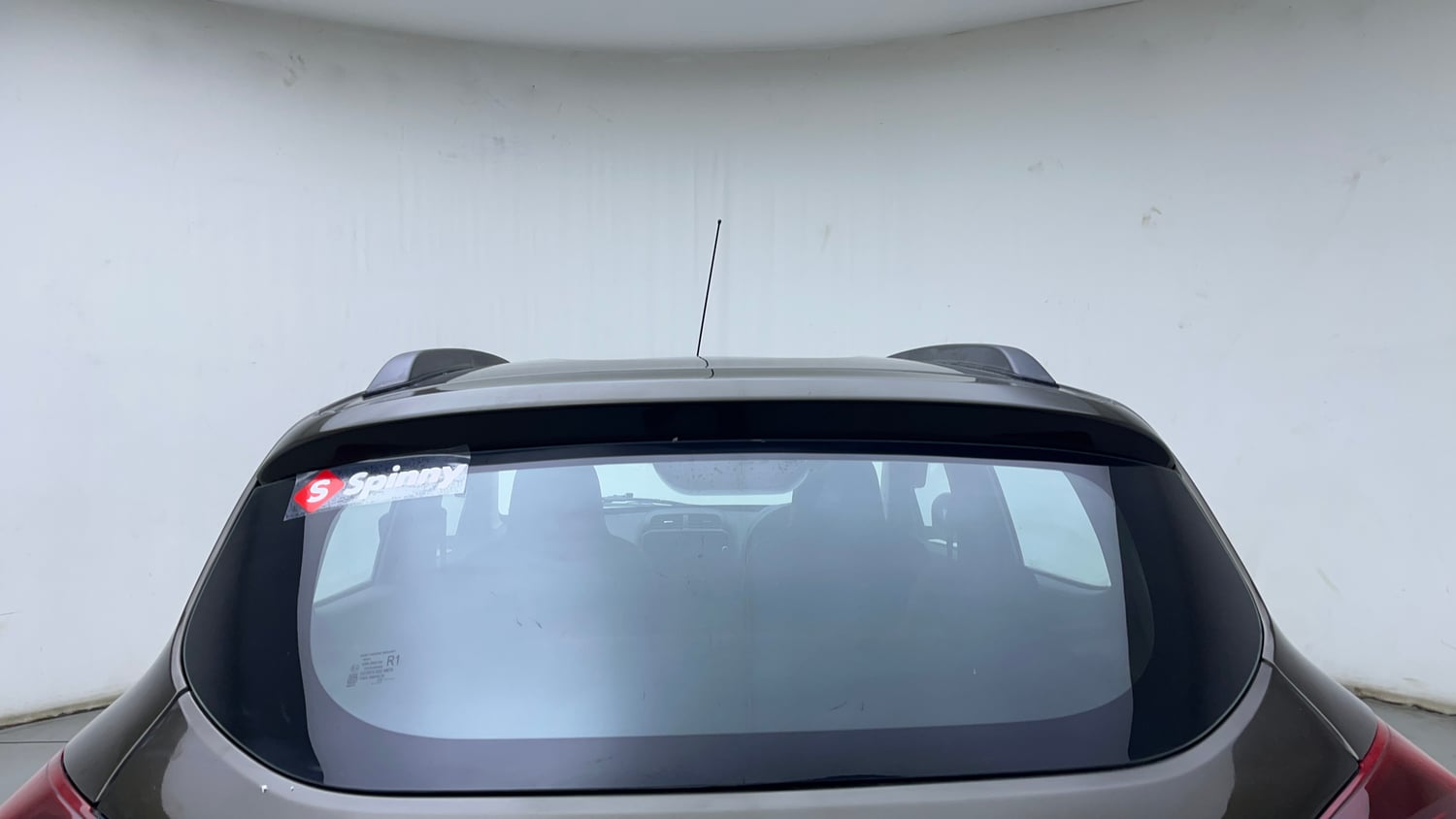 Used 2022 Renault Kwid RXT 1.0 AMT Petrol Automatic exterior BACK WINDSHIELD VIEW