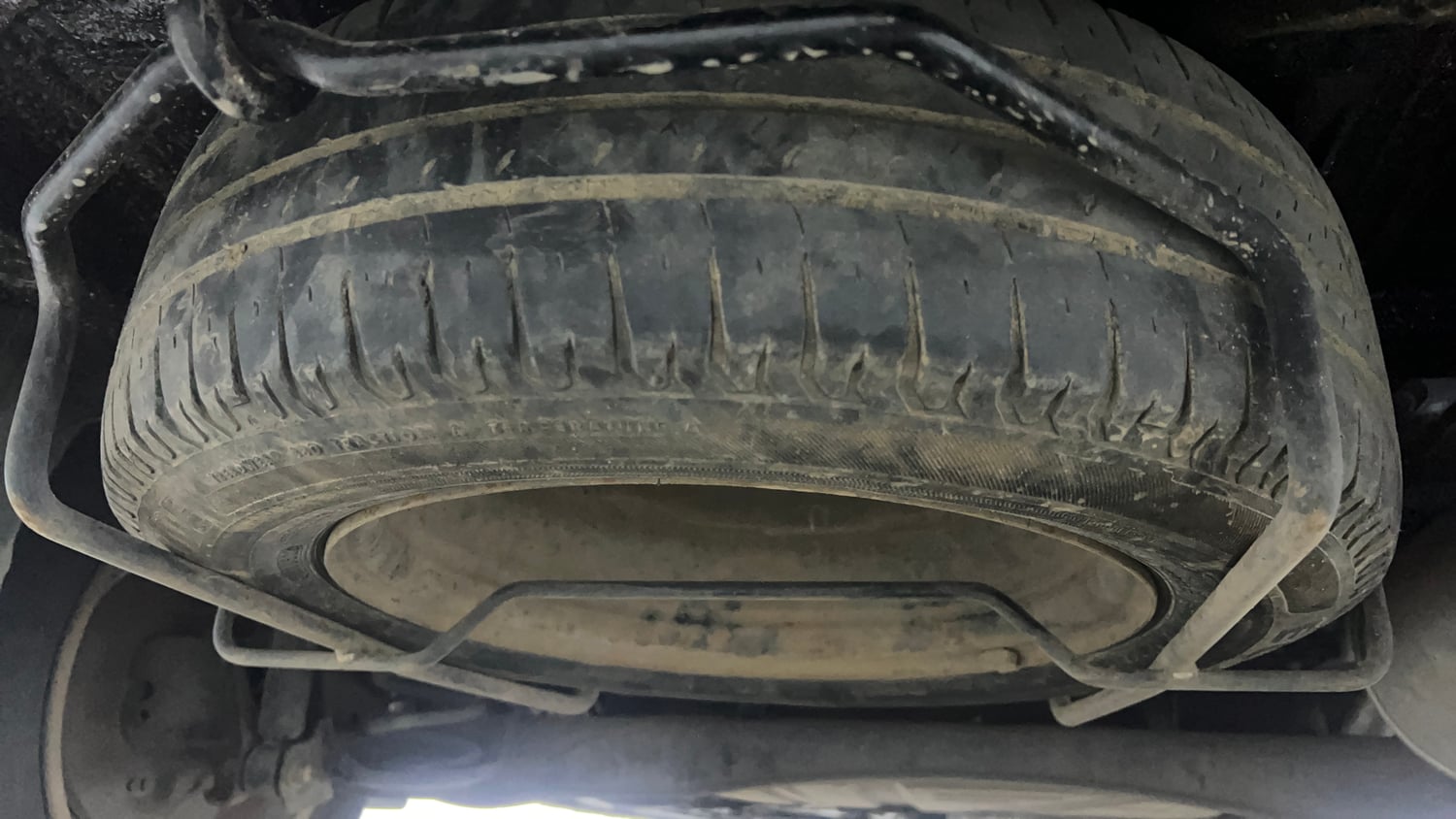 Used 2022 Maruti Suzuki XL6 Alpha AT Petrol Petrol Automatic tyres SPARE TYRE VIEW
