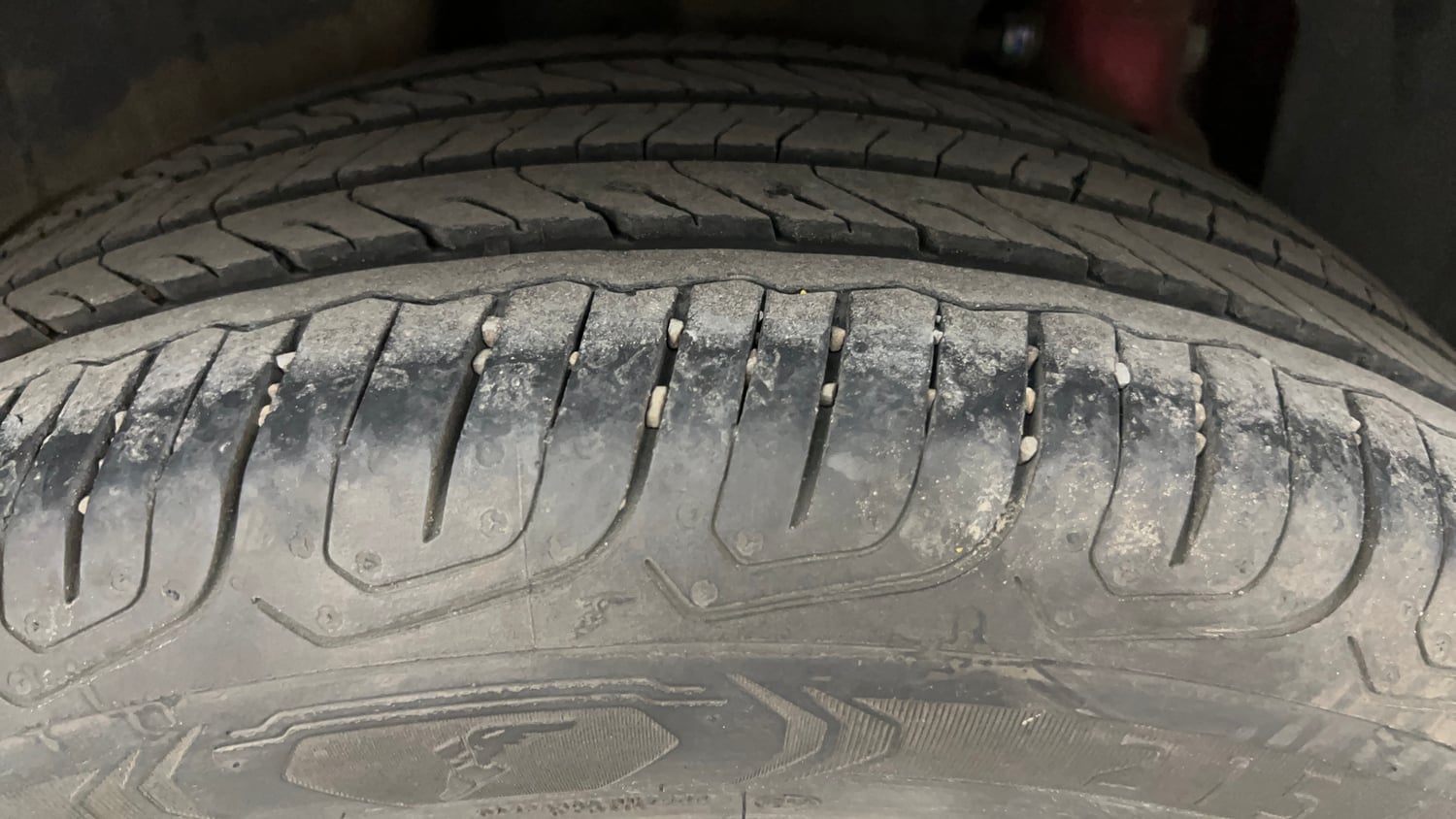 Used 2024 Mahindra XUV 3XO AX7 1.2 Petrol AT Petrol Automatic tyres RIGHT REAR TYRE TREAD VIEW