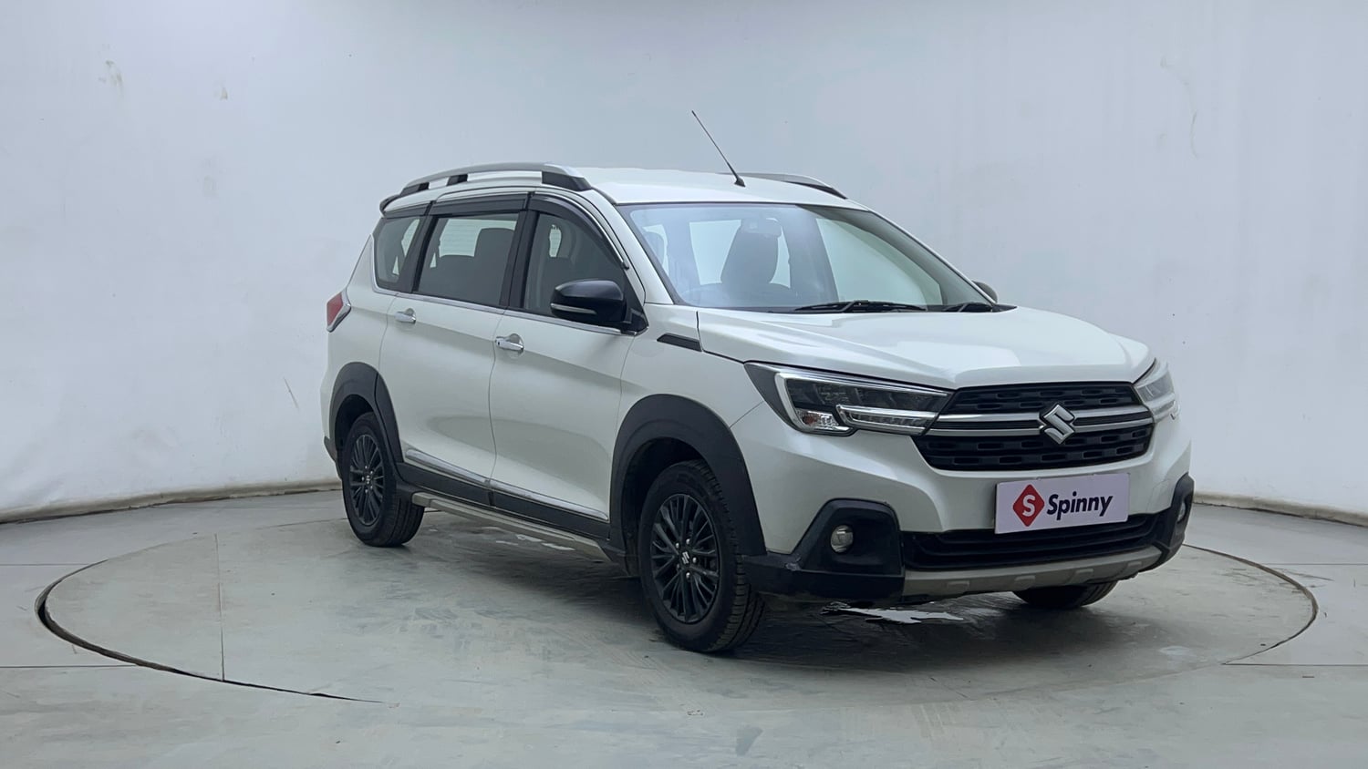 Used 2022 Maruti Suzuki XL6 Alpha AT Petrol Petrol Automatic exterior RIGHT FRONT CORNER VIEW