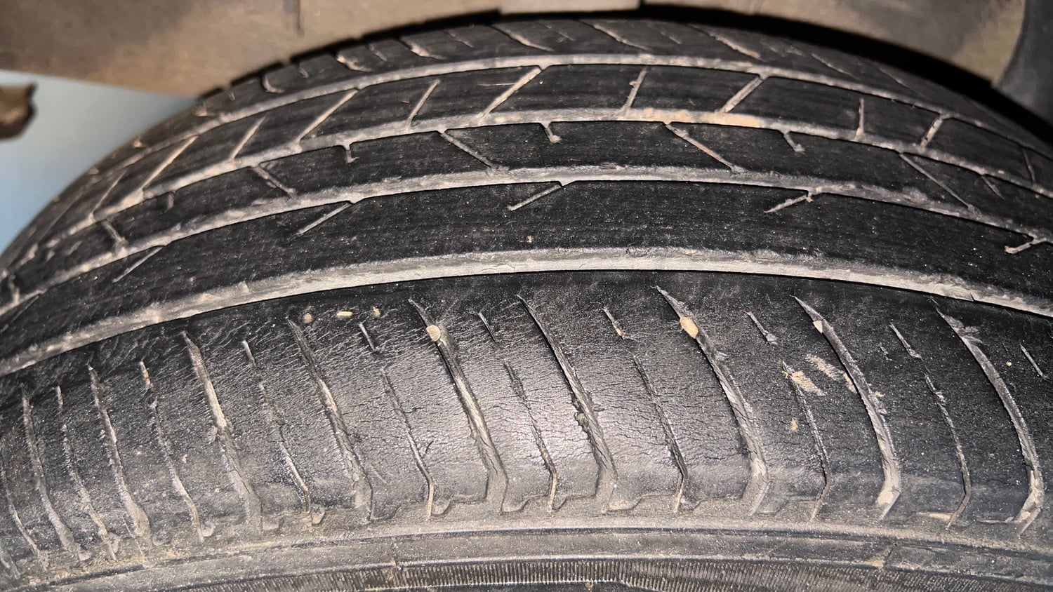 Used 2021 Renault Kiger RXZ Turbo CVT Petrol Automatic tyres RIGHT REAR TYRE TREAD VIEW