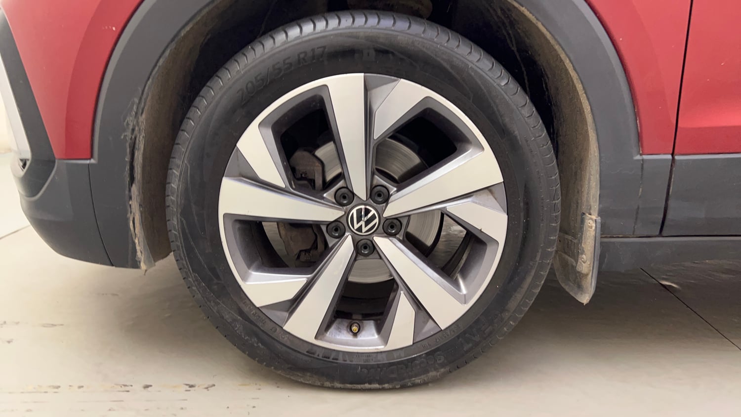 Used 2023 Volkswagen Taigun Topline 1.0 TSI AT Petrol Automatic tyres LEFT FRONT TYRE RIM VIEW