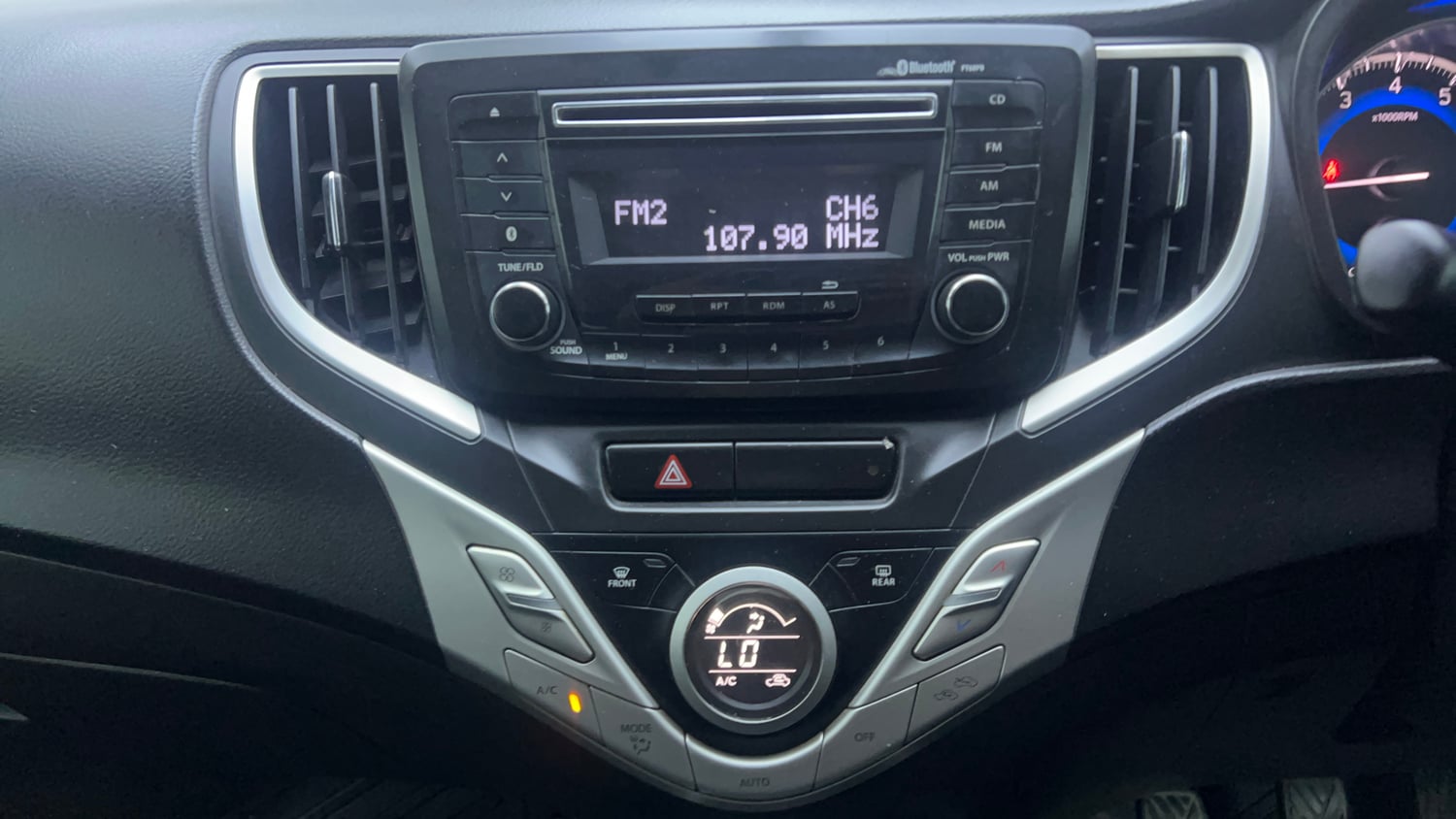 Used 2017 Maruti Suzuki Baleno Zeta 1.2 Petrol Manual interior MUSIC SYSTEM & AC CONTROL VIEW