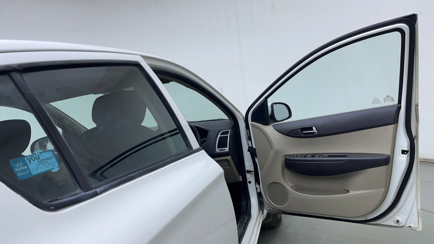 Used 2012 Hyundai i20 Asta 1.2 Petrol Manual interior RIGHT FRONT DOOR OPEN VIEW