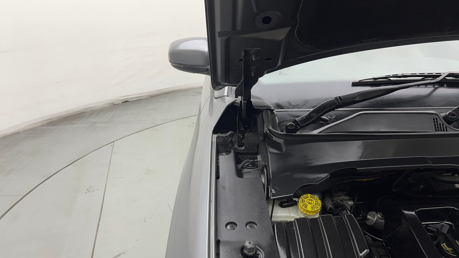 Used 2019 Jeep Compass Longitude (O) 1.4 Petrol AT Petrol Automatic engine ENGINE RIGHT SIDE HINGE & APRON VIEW