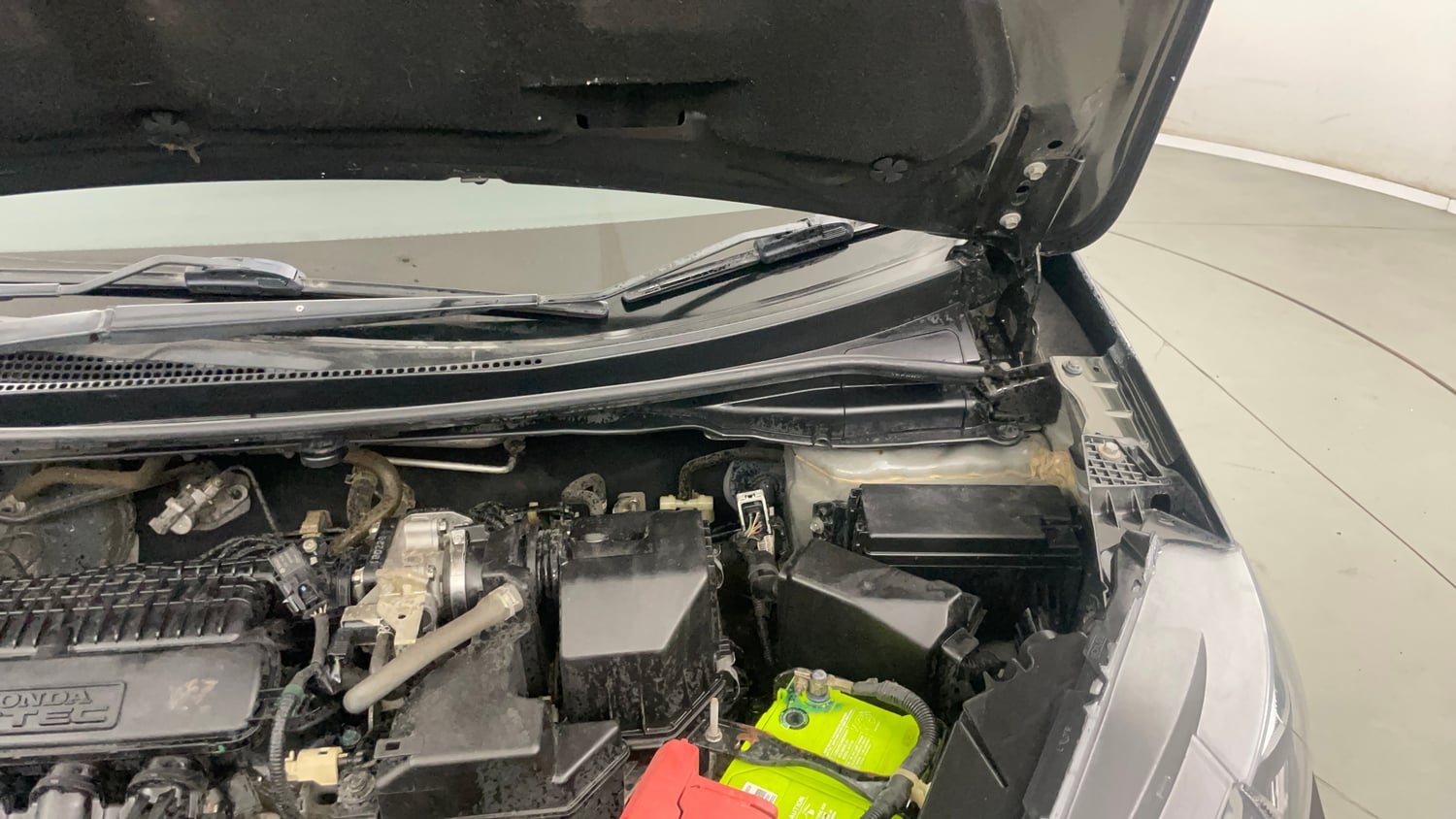 Used 2019 Honda WR-V VX MT Petrol Petrol Manual engine ENGINE LEFT SIDE HINGE & APRON VIEW