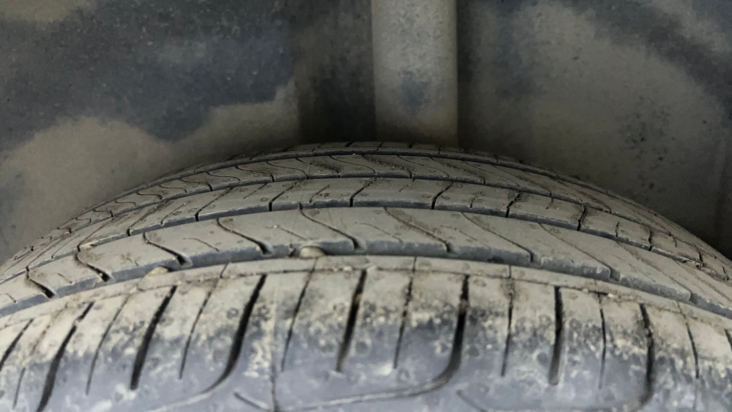 Used 2019 Volkswagen Ameo Highline1.0L (P) Petrol Manual tyres LEFT REAR TYRE TREAD VIEW