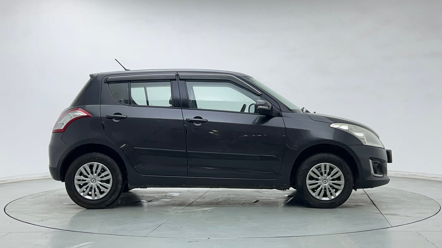 Used 2016 Maruti Suzuki Swift VXi Petrol Manual exterior RIGHT SIDE VIEW