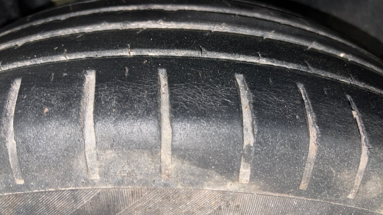 Used 2020 Maruti Suzuki Swift ZXi Plus Petrol Manual tyres RIGHT REAR TYRE TREAD VIEW
