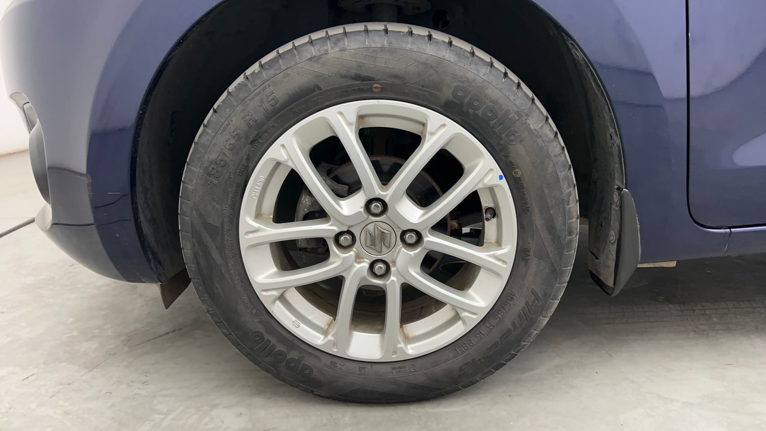 Used 2018 Maruti Suzuki Swift ZXi AMT Petrol Automatic tyres LEFT FRONT TYRE RIM VIEW