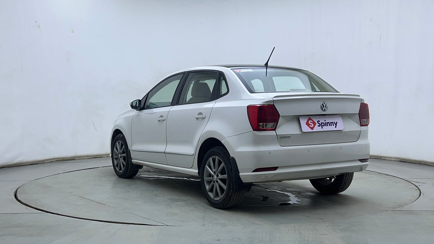 Used 2019 Volkswagen Ameo Highline1.0L (P) Petrol Manual exterior LEFT REAR CORNER VIEW