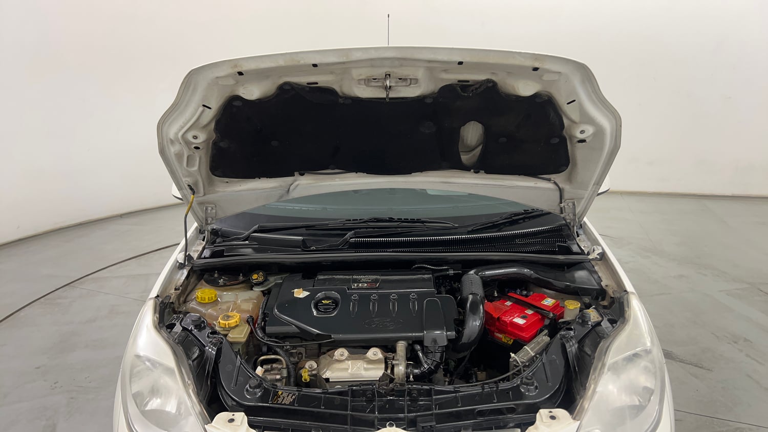 Used 2013 Ford Figo Duratorq Diesel ZXI 1.4 Diesel Manual engine ENGINE & BONNET OPEN FRONT VIEW