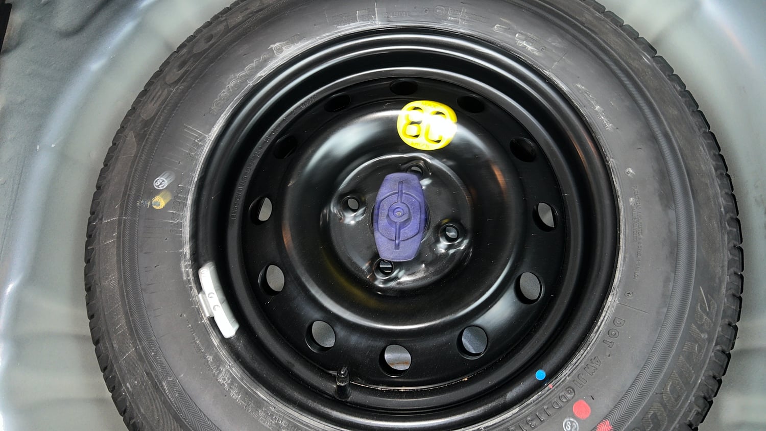 Used 2018 Maruti Suzuki Swift ZXi AMT Petrol Automatic tyres SPARE TYRE VIEW