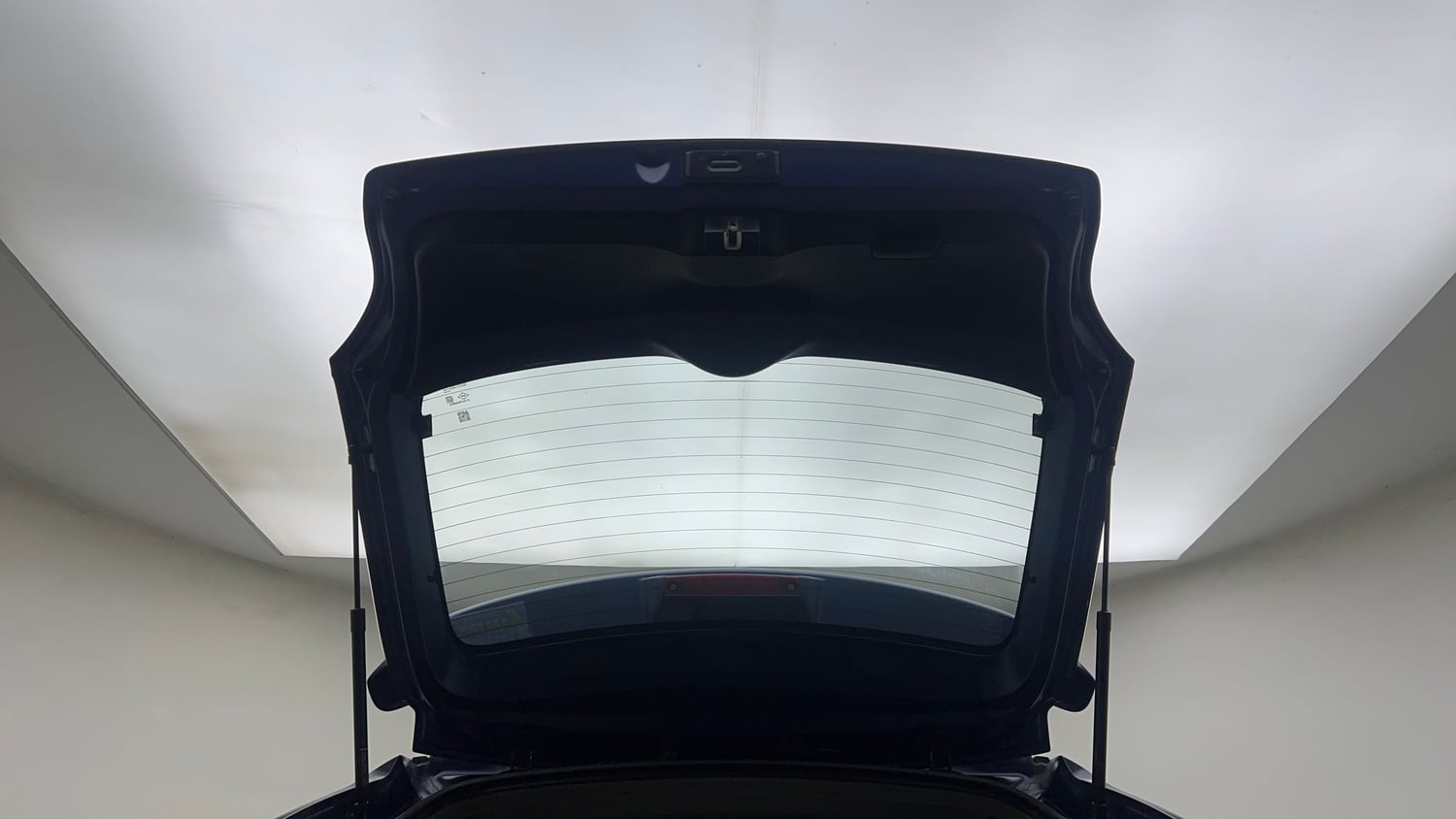 Used 2019 Maruti Suzuki Baleno Zeta Petrol Manual interior DICKY DOOR OPEN VIEW
