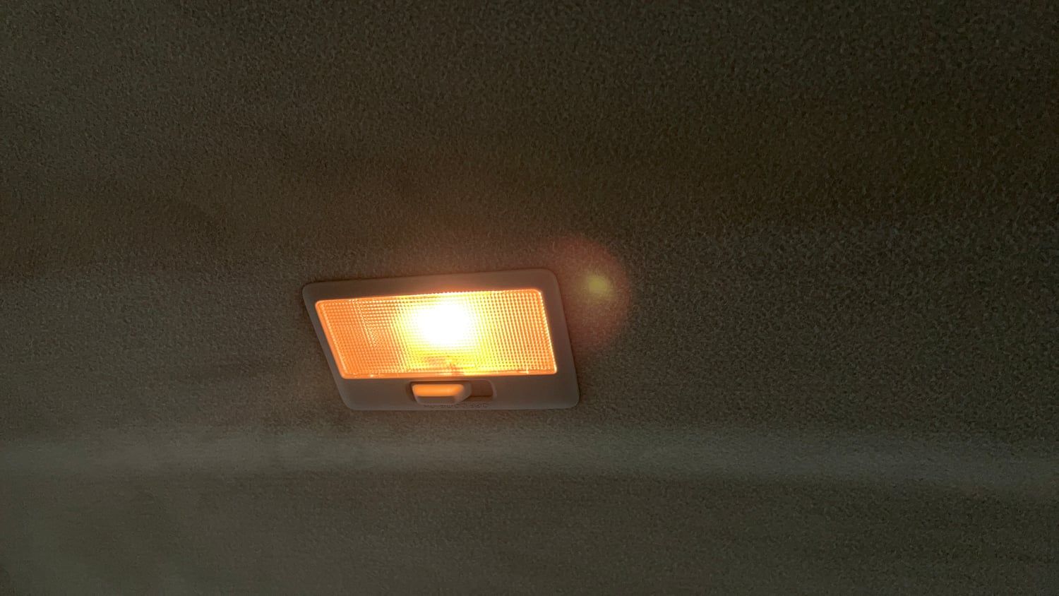Used 2016 Maruti Suzuki Swift Dzire VXI (O) Petrol Manual top_features Rear reading lamp