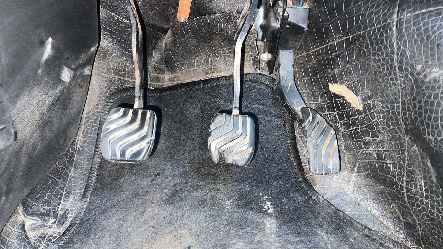 Used 2019 Renault Triber RXE Petrol Manual interior PEDALS VIEW