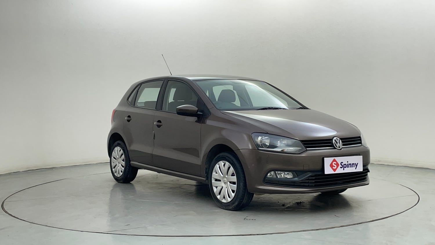 Used 2016 Volkswagen Polo Comfortline 1.2L (P) Petrol Manual exterior RIGHT FRONT CORNER VIEW