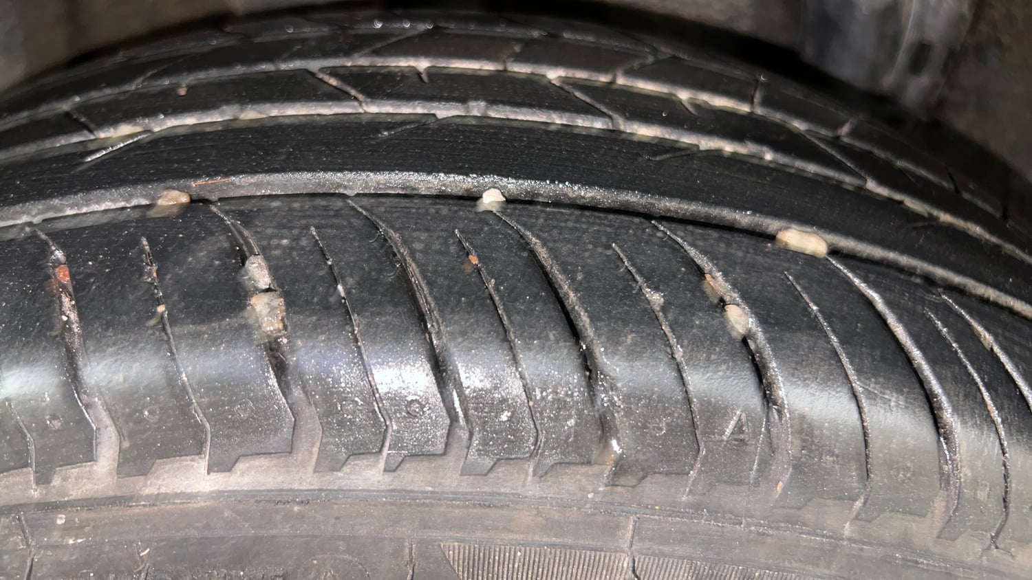Used 2025 Renault Kiger RXL Petrol Manual tyres RIGHT REAR TYRE TREAD VIEW