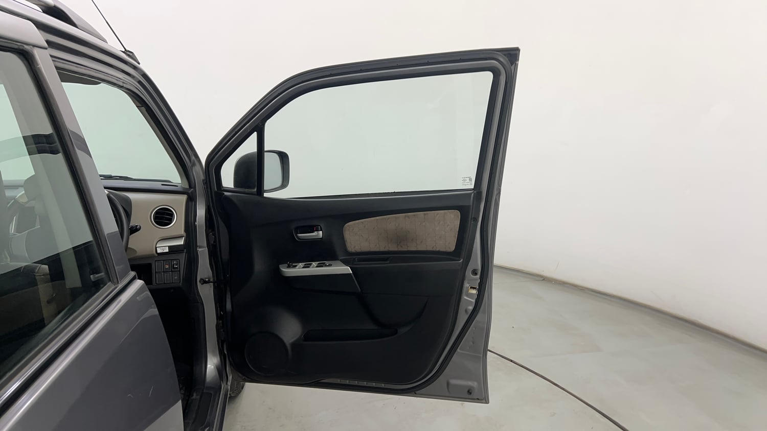 Used 2013 Maruti Suzuki Wagon R VXI Petrol Manual interior RIGHT FRONT DOOR OPEN VIEW