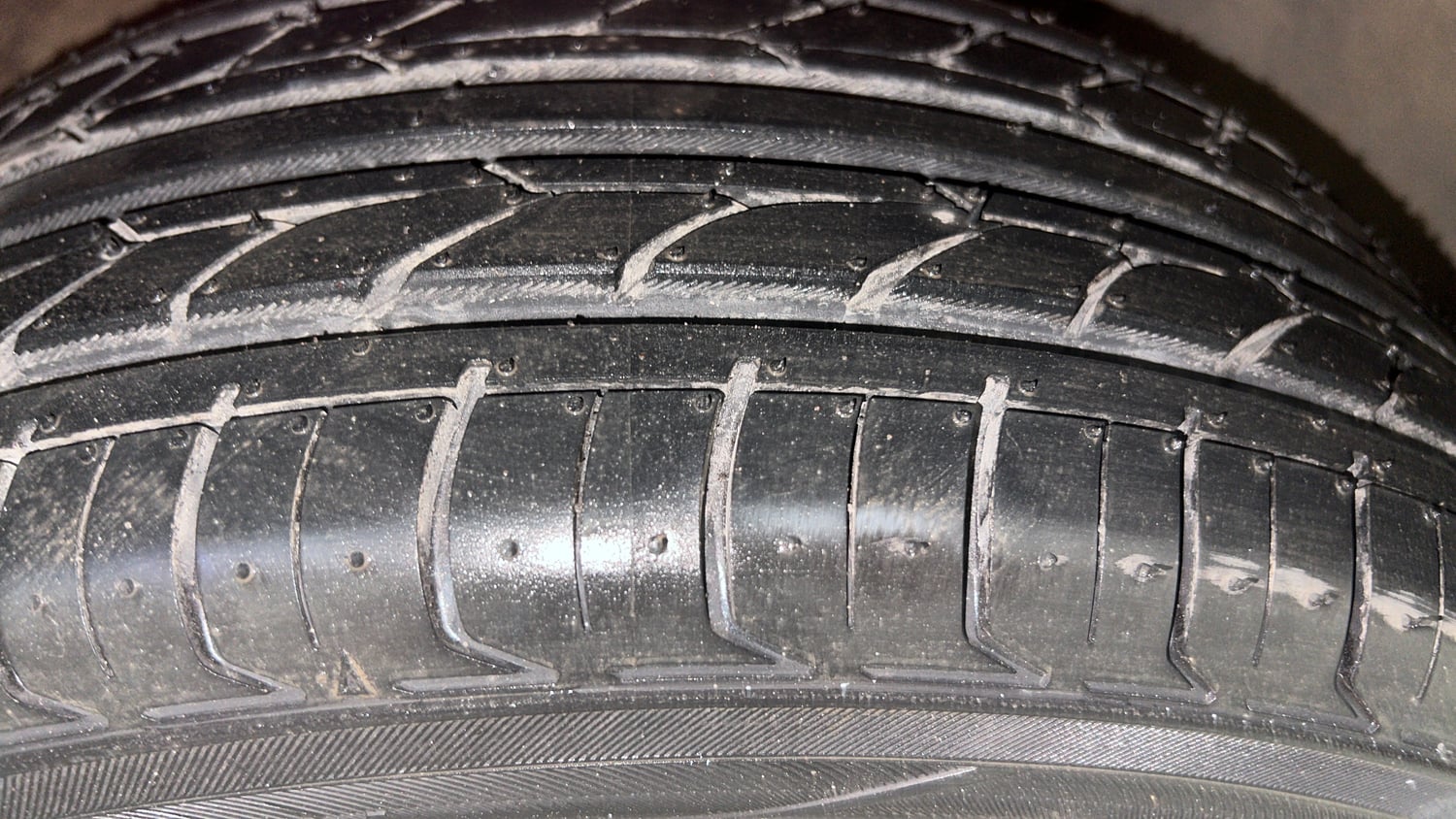 Used 2016 Hyundai Elite i20 Asta 1.2 Petrol Manual tyres RIGHT FRONT TYRE TREAD VIEW