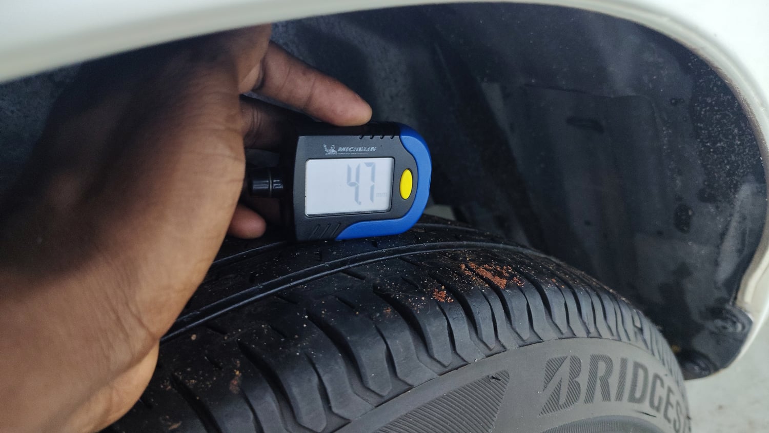 Used 2014 Maruti Suzuki Swift Dzire VXI Petrol Manual tyres RIGHT REAR TYRE TREAD VIEW