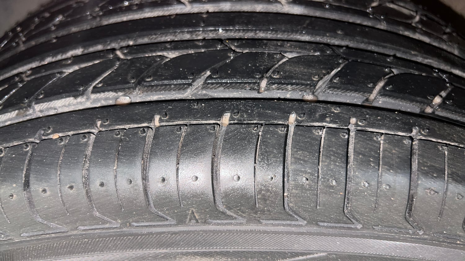 Used 2016 Hyundai Elite i20 Asta 1.2 Petrol Manual tyres LEFT FRONT TYRE TREAD VIEW