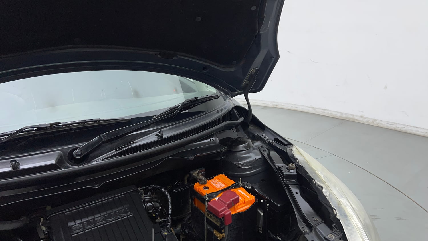 Used 2016 Maruti Suzuki Swift VXi Petrol Manual engine ENGINE LEFT SIDE HINGE & APRON VIEW