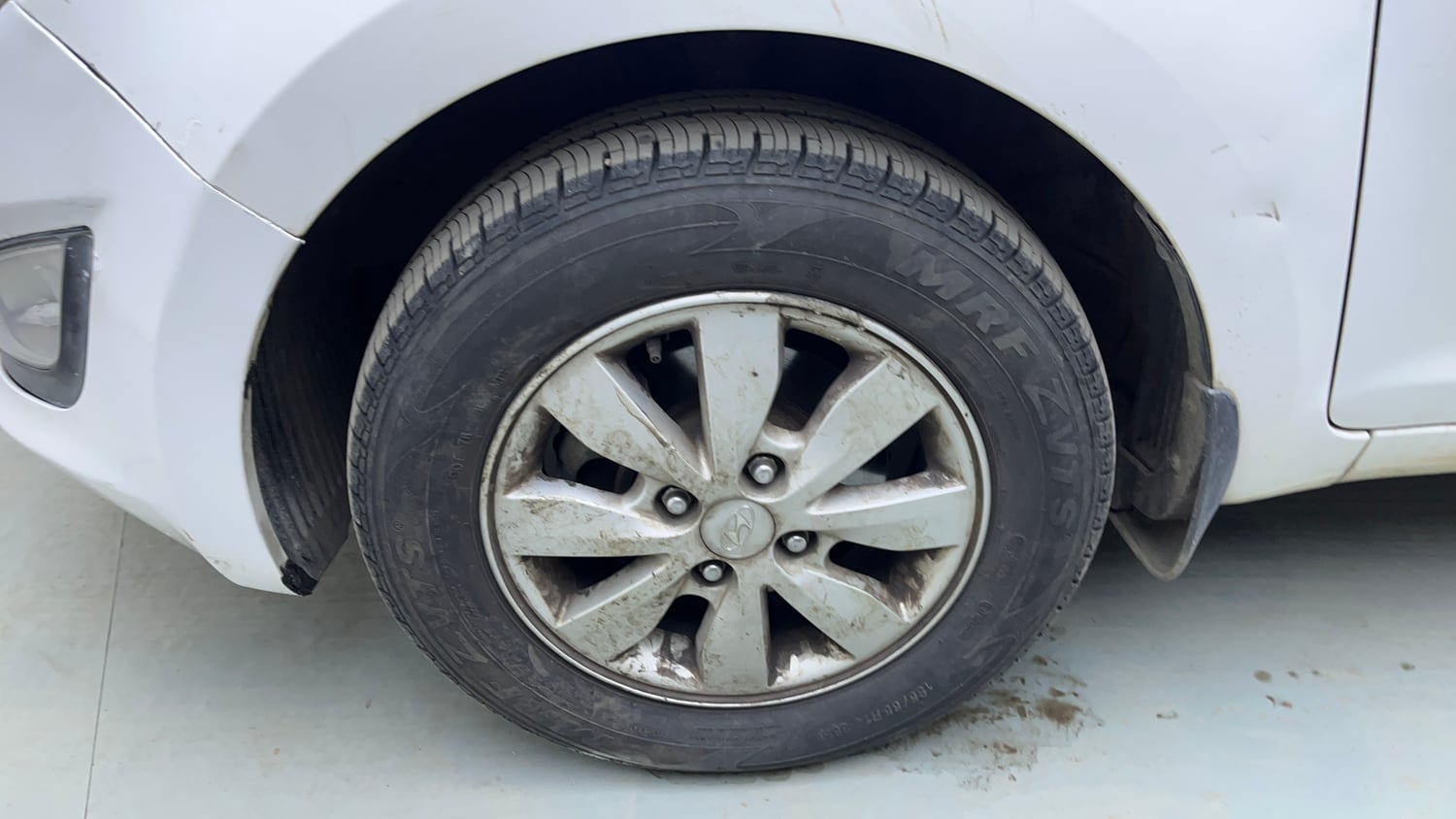 Used 2012 Hyundai i20 Asta 1.2 Petrol Manual tyres LEFT FRONT TYRE RIM VIEW