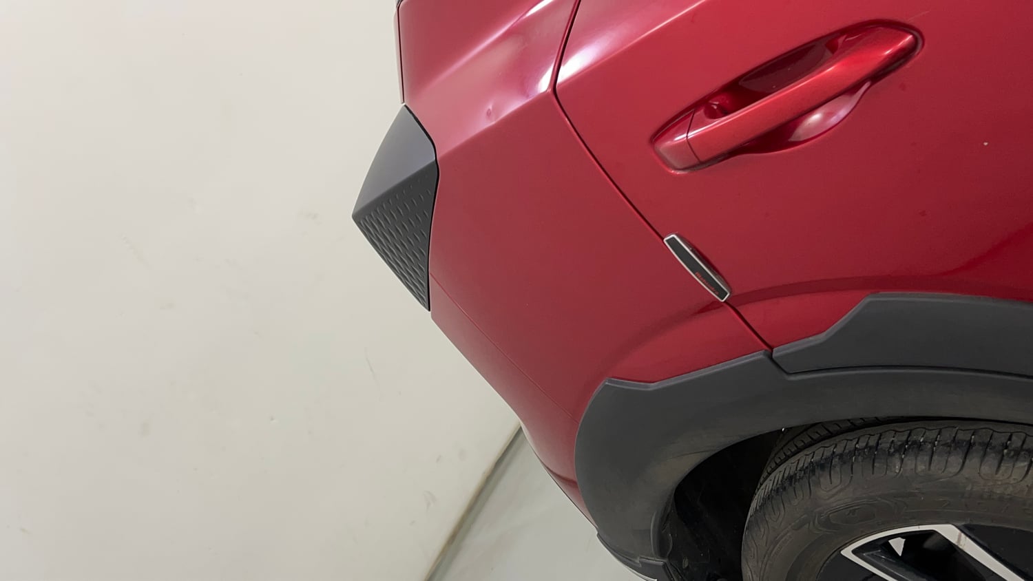 Used 2024 Mahindra XUV 3XO AX7 1.2 Petrol AT Petrol Automatic dents MINOR DENT