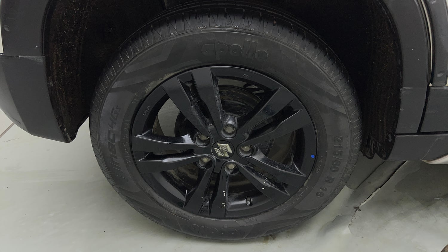 Used 2018 maruti-suzuki Vitara Brezza ZDi AGS Diesel Automatic tyres RIGHT REAR TYRE RIM VIEW