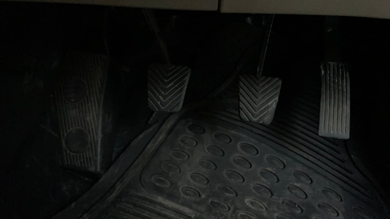 Used 2013 Hyundai i20 Magna (O) 1.2 Petrol Manual interior PEDALS VIEW