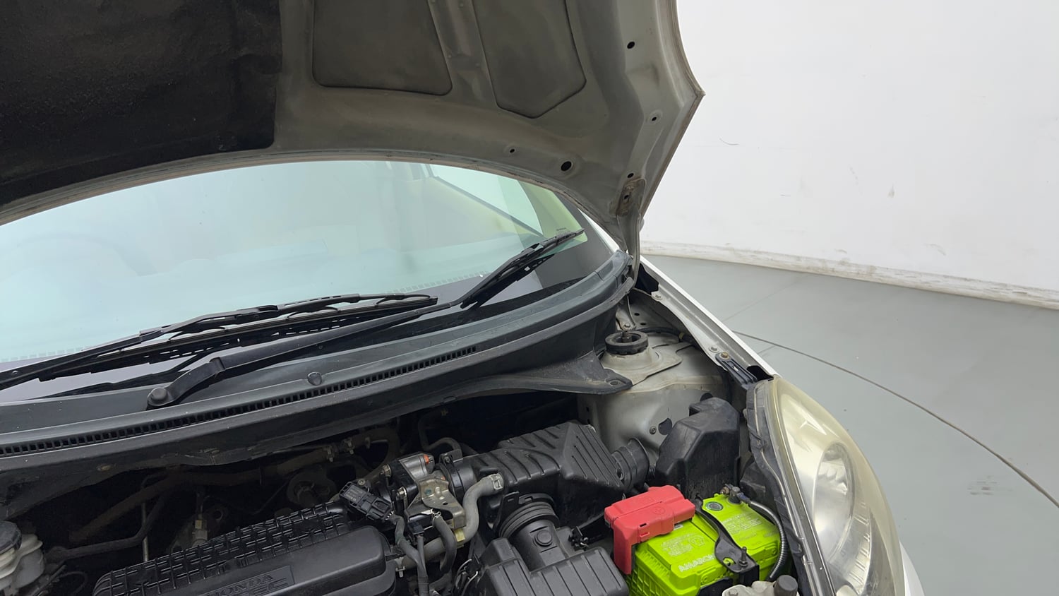 Used 2015 Honda Amaze 1.2 S i-VTEC Petrol Manual engine ENGINE LEFT SIDE HINGE & APRON VIEW