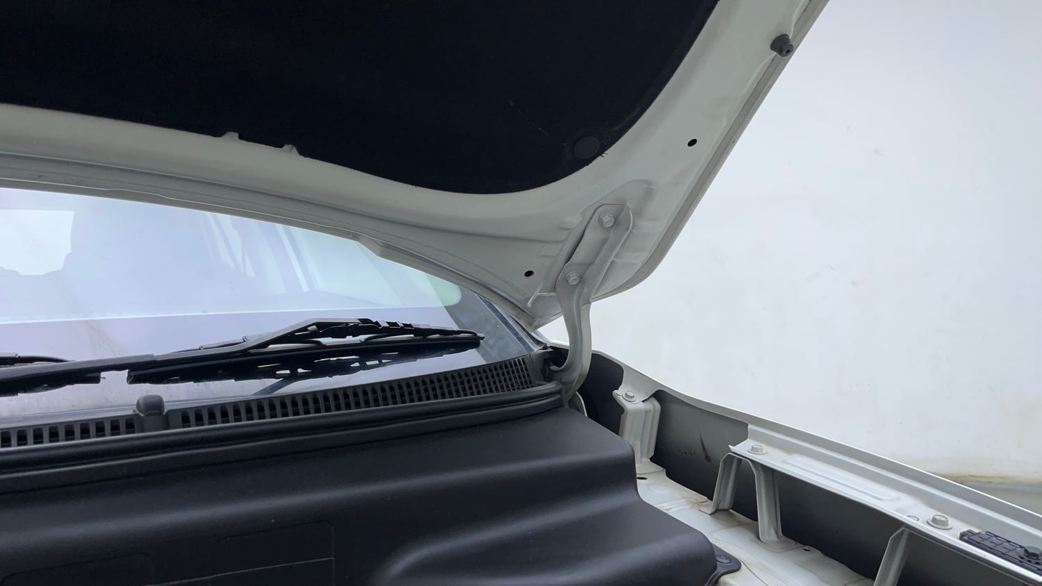 Used 2023 Hyundai Creta SX 1.5 Petrol Petrol Manual engine ENGINE LEFT SIDE HINGE & APRON VIEW