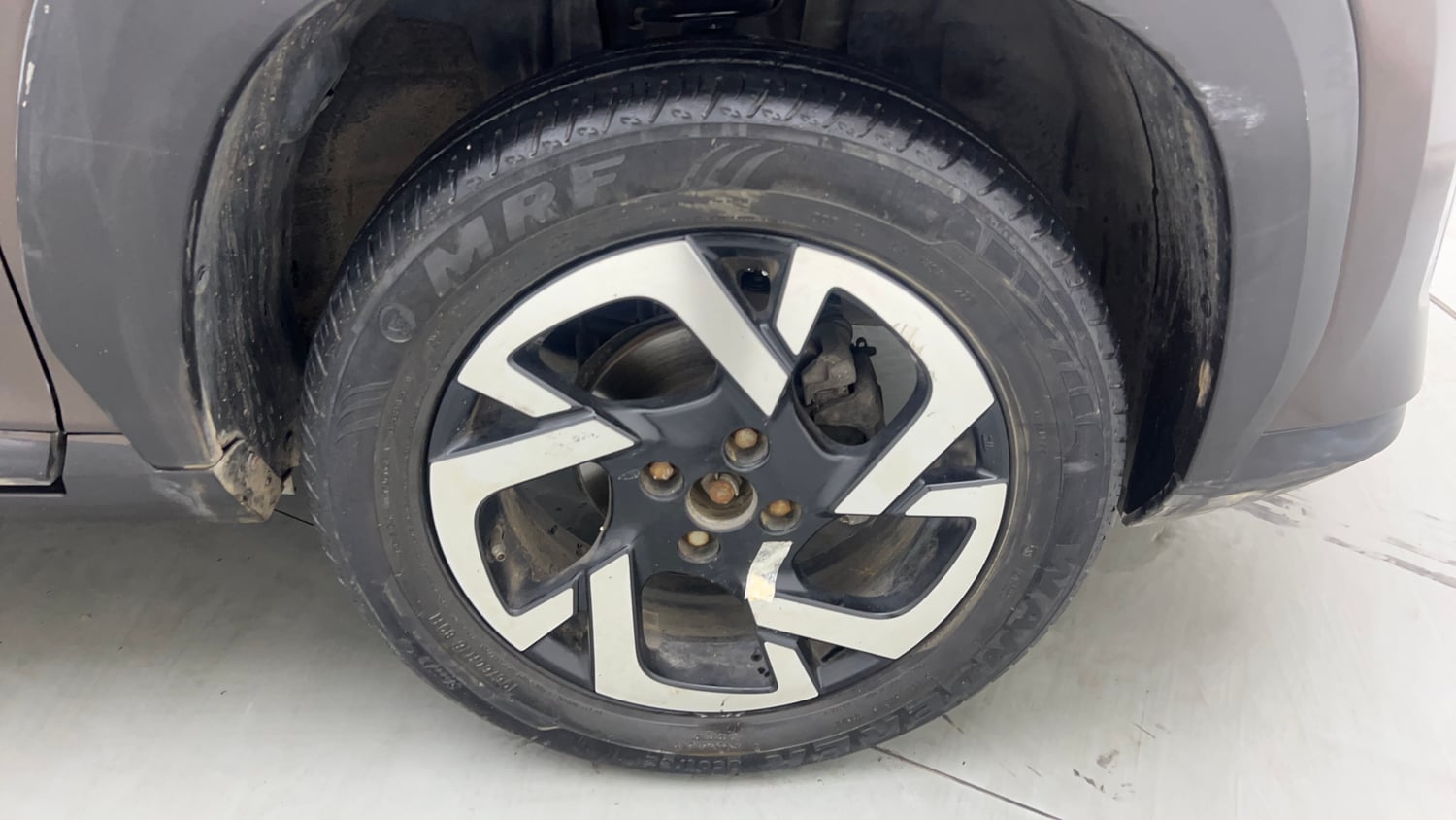 Used 2021 Nissan Magnite XV Turbo Petrol Manual tyres RIGHT FRONT TYRE RIM VIEW