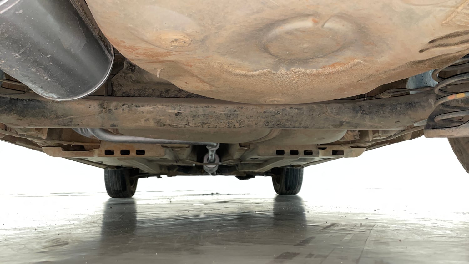 Used 2016 Volkswagen Polo Comfortline 1.2L (P) Petrol Manual extra REAR UNDERBODY VIEW (TAKEN FROM REAR)