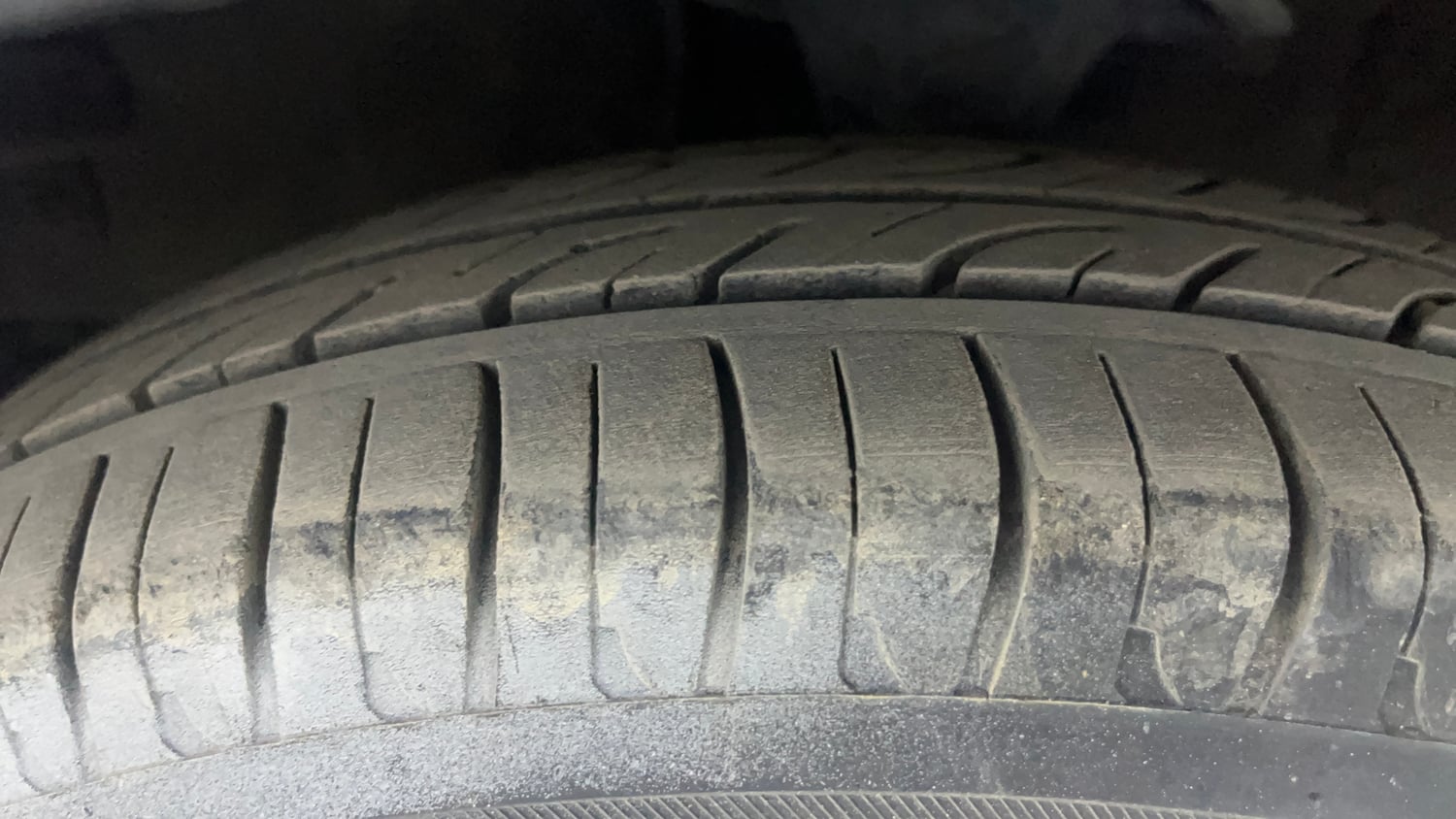 Used 2012 Hyundai i10 Sportz 1.2 Kappa2 Petrol Manual tyres LEFT FRONT TYRE TREAD VIEW